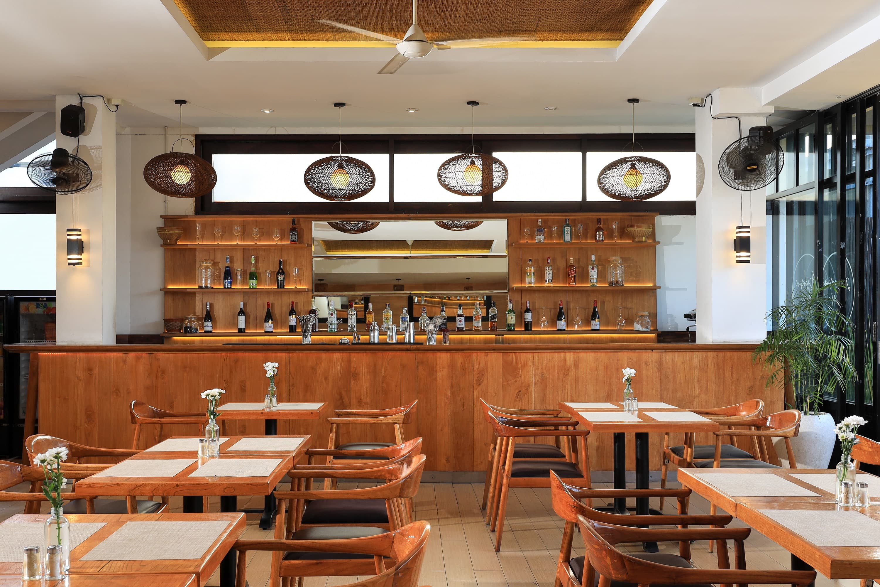 Asparagus Resto & Bar